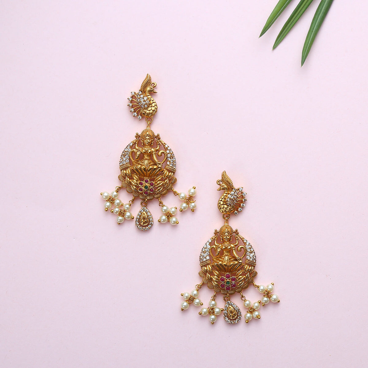 Vaishnavi Antique Necklace Set